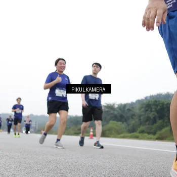 Runner Photo 7503466