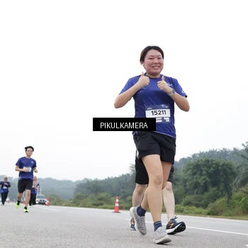 Runner Photo 7503475