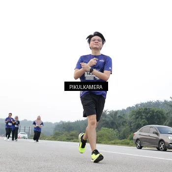 Runner Photo 7503484