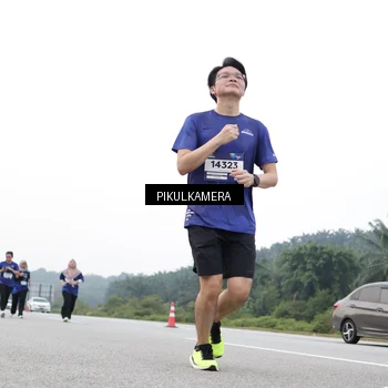 Runner Photo 7503485