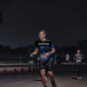 Runner Photo 7503602