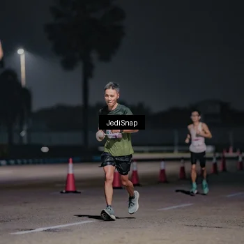 Runner Photo 7503615