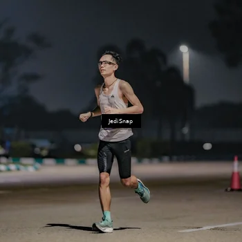 Runner Photo 7503628