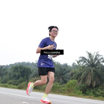 Runner Photo 7503638