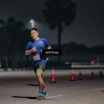 Runner Photo 7503660