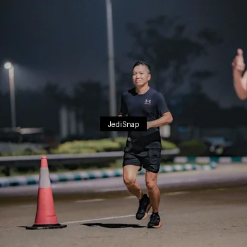 Runner Photo 7503670