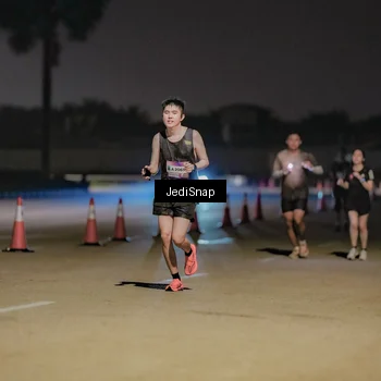 Runner Photo 7503702