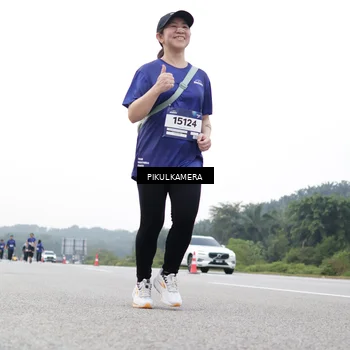 Runner Photo 7503713