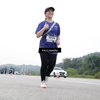 Runner Photo 7503717