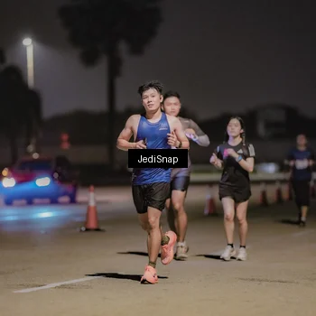 Runner Photo 7503736