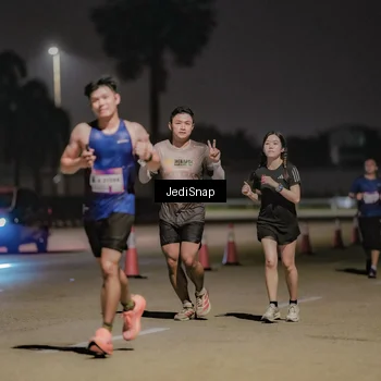 Runner Photo 7503741