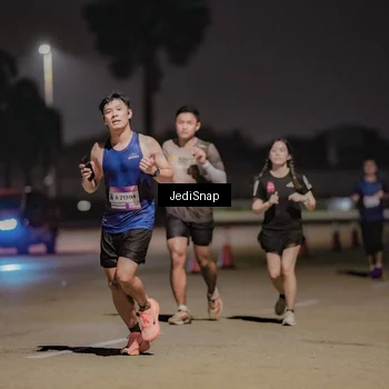 Runner Photo 7503742