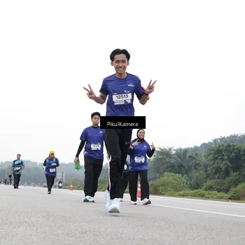 Runner Photo 7503804