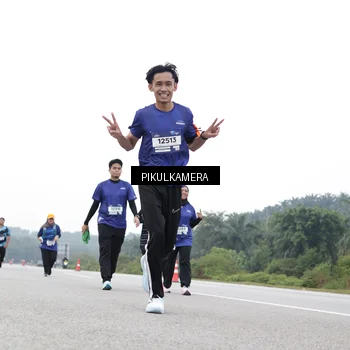 Runner Photo 7503813