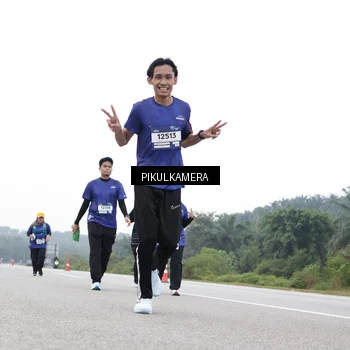 Runner Photo 7503818