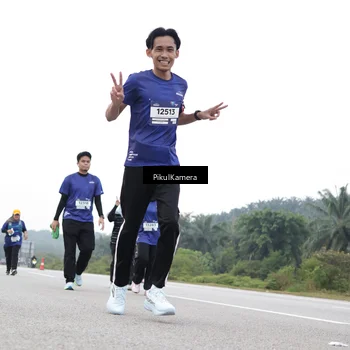Runner Photo 7503847