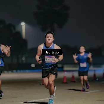 Runner Photo 7503852
