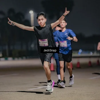 Runner Photo 7503911