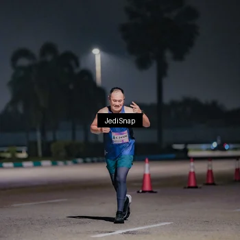 Runner Photo 7503996