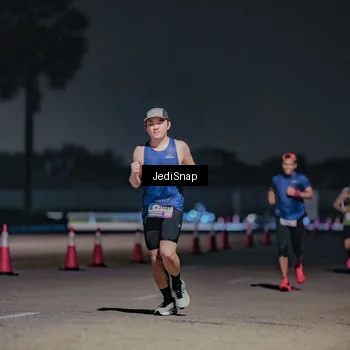 Runner Photo 7504029