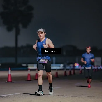 Runner Photo 7504034