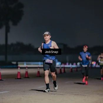 Runner Photo 7504036