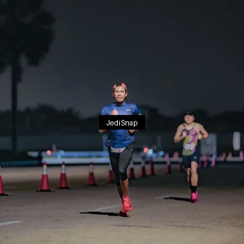 Runner Photo 7504039