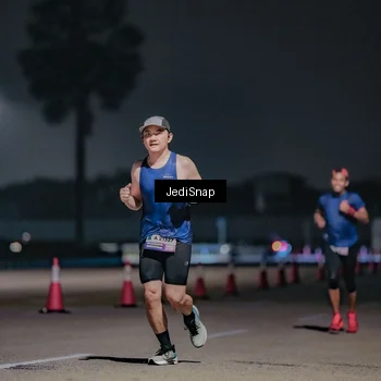 Runner Photo 7504042