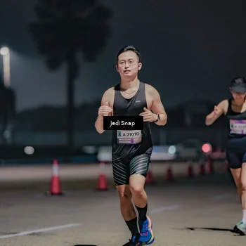 Runner Photo 7504083
