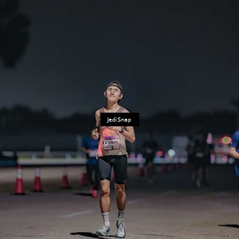 Runner Photo 7504172