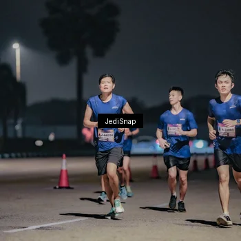 Runner Photo 7504206