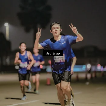 Runner Photo 7504213