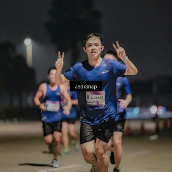 Runner Photo 7504217