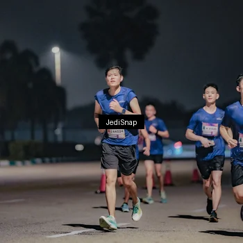 Runner Photo 7504221