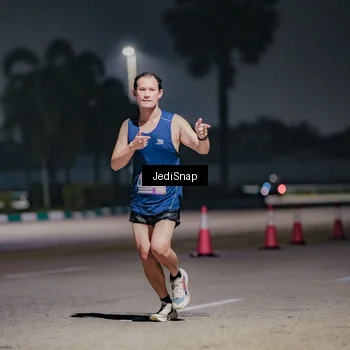 Runner Photo 7504245