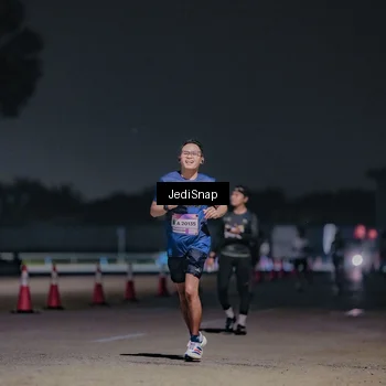 Runner Photo 7504254