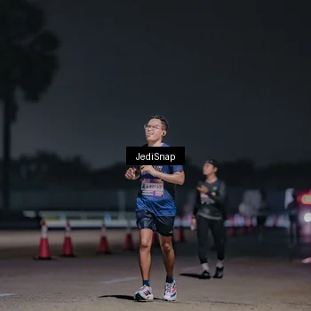 Runner Photo 7504271
