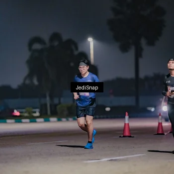 Runner Photo 7504285
