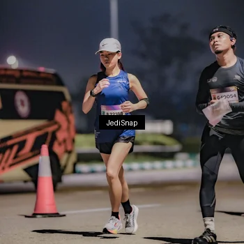 Runner Photo 7504302
