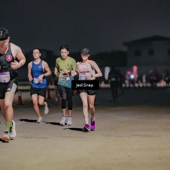 Runner Photo 7504344