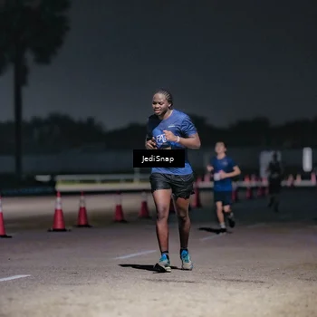 Runner Photo 7504373