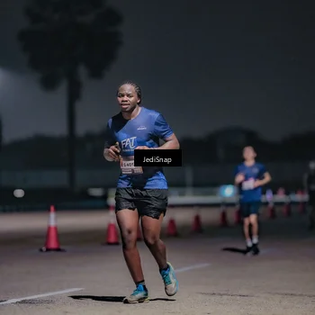 Runner Photo 7504404