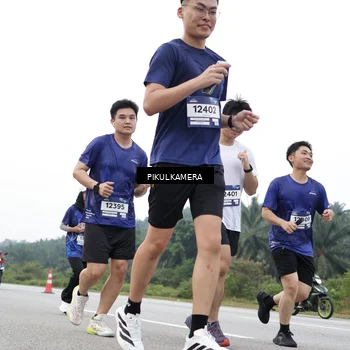Runner Photo 7504407