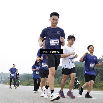 Runner Photo 7504412