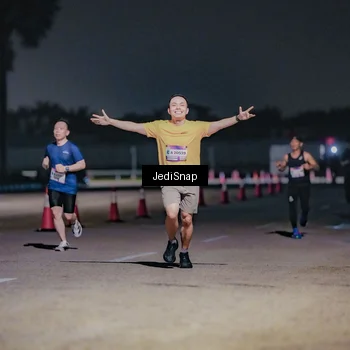 Runner Photo 7504438
