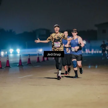 Runner Photo 7504473