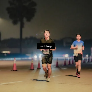 Runner Photo 7504502