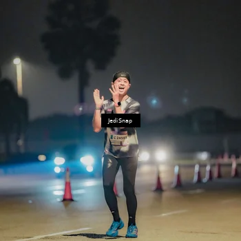 Runner Photo 7504536