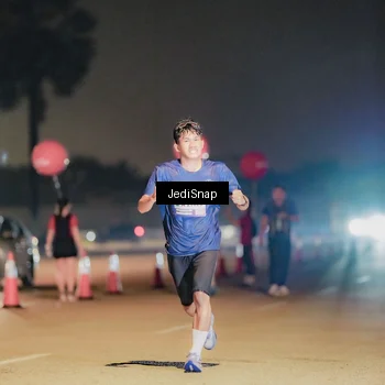 Runner Photo 7504664