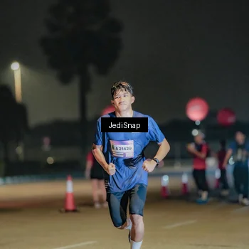 Runner Photo 7504671